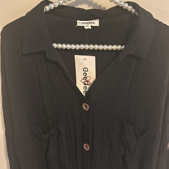 GeeGee Collared V Neck Button Up Black Top. Size 3XL NWT - Picture 2 of 5